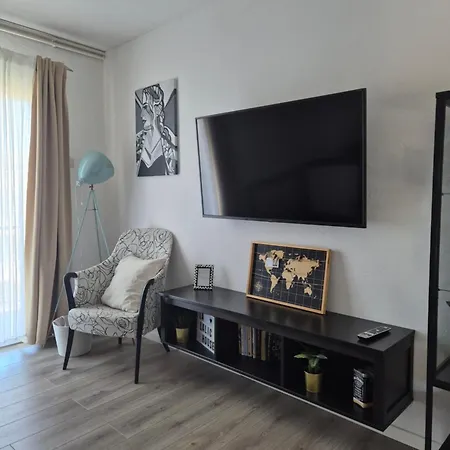 La La Lalic House * 포드고라